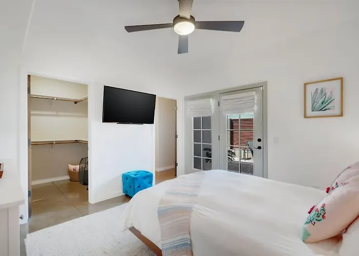 Pet Friendly-walk To 4th Ave & Downtown