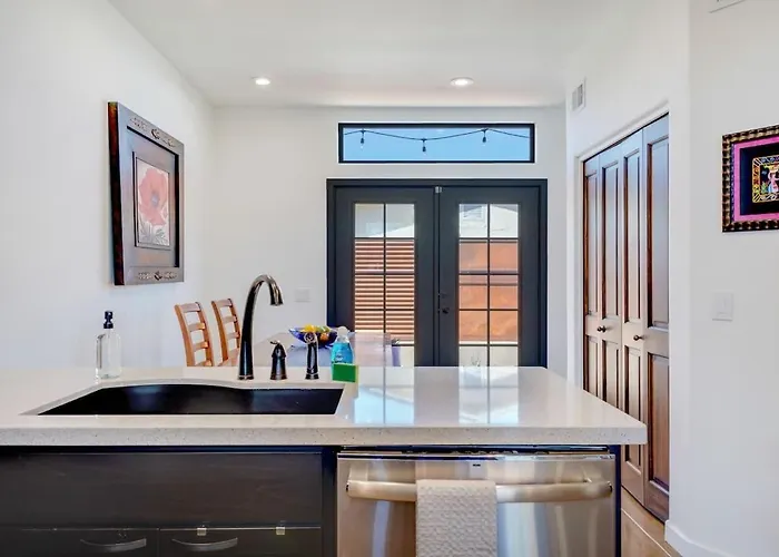 Сasa de vacaciones Pet Friendly-walk To 4th Ave & Downtown Tucson